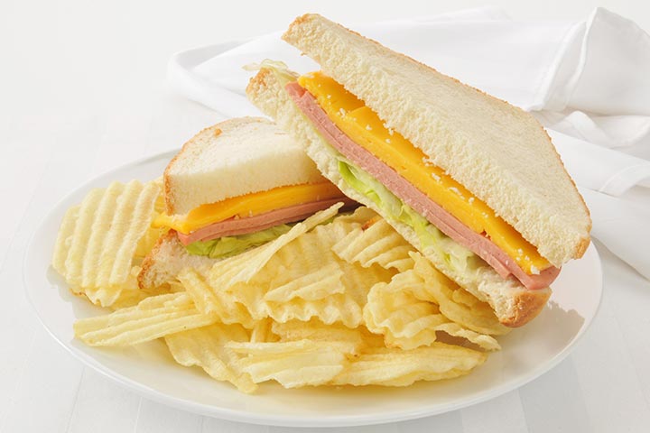 4.-Sandwiches-and-Chips.jpg