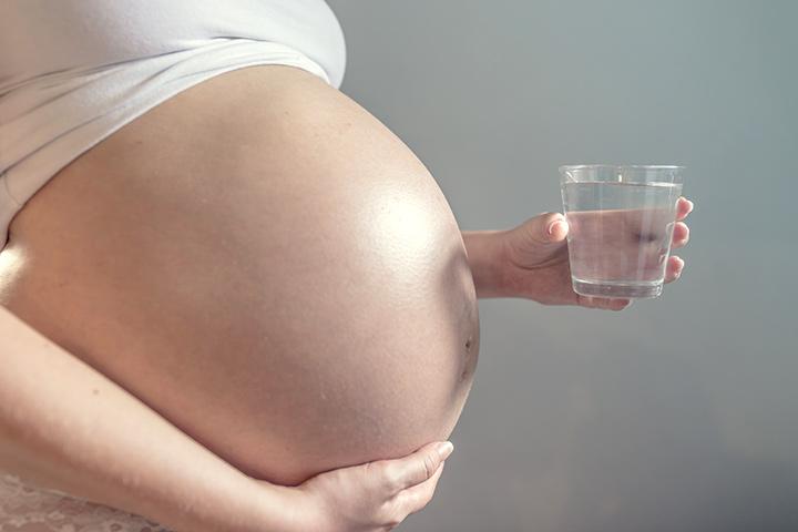 Does Drinking Cold Water Actually Make The Baby Move Does Drinking Cold Water Actually Make The Baby Move