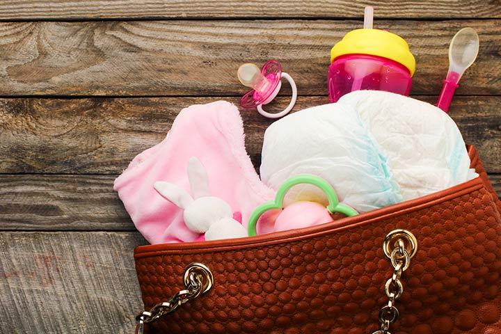 Stylish Diaper Bags For Hands-On New Mothers Stylish Diaper Bags For Hands-On New Mothers
