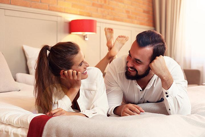 Things Happy Couples Do Before They Go to Sleep Things Happy Couples Do Before They Go to Sleep