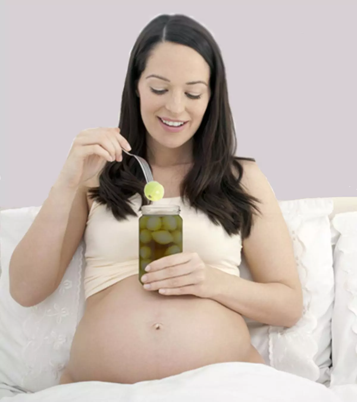 Learn about the safe intake of this vitamin C-rich food when expecting.