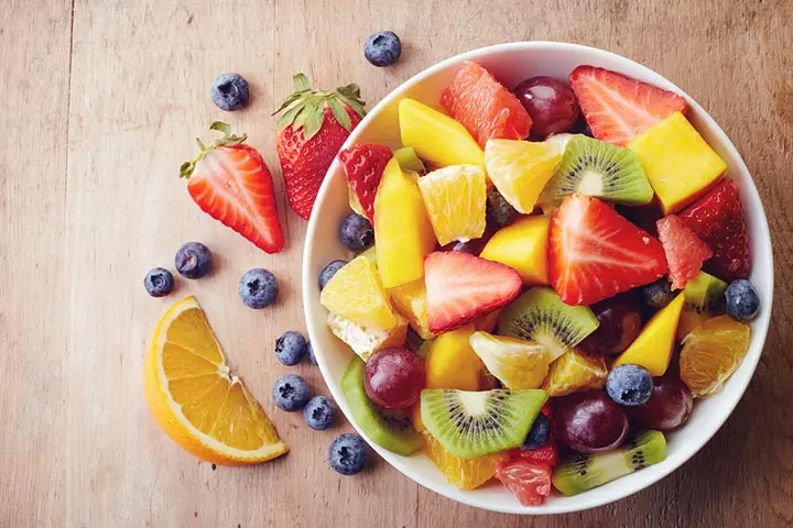 Add fresh fruits to your 4th month pregnancy diet