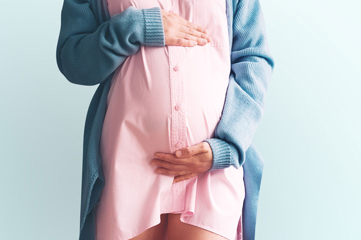 Lighter fabric clothes are comfortable clothes during pregnancy