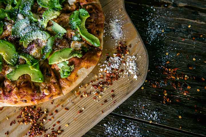Avocado and beans pizza, safe pizza during pregnancy
