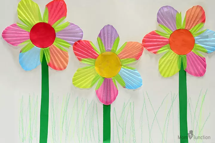 Cupcake wrapper paper flower crafts for kids