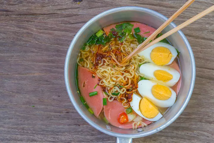 Ham And Egg Noodle Soup