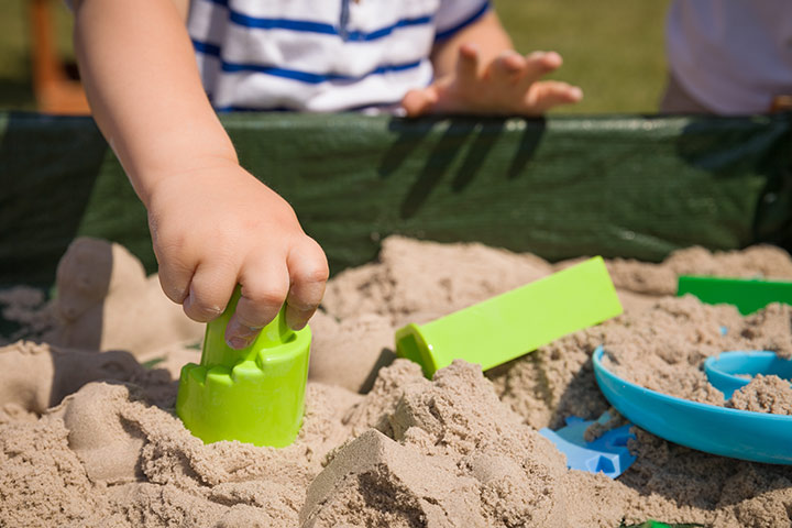 Sandbox play and outdoor games for toddlers