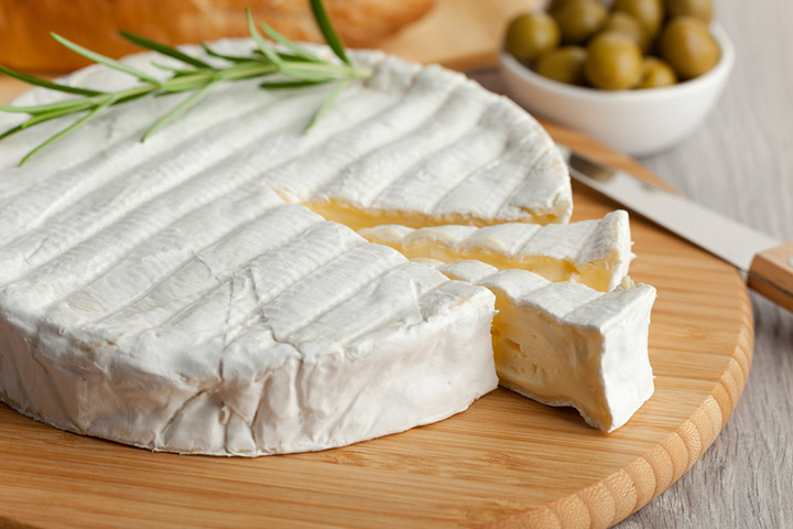 Soft cheese should be avoided at 8 months of pregnancy