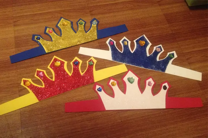 House crafts for preschoolers, colored paper crowns
