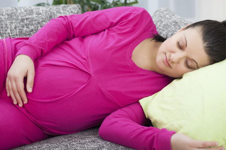 is-it-safe-to-sleep-on-your-stomach-during-pregnancy-pregnancywalls