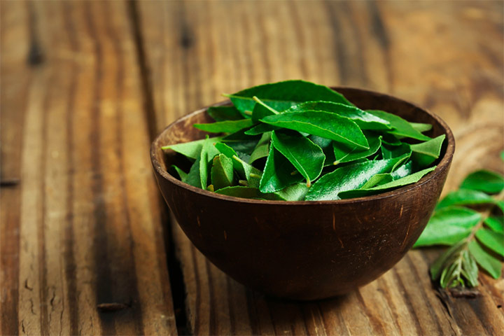 Curry leaves to increase breastmilk