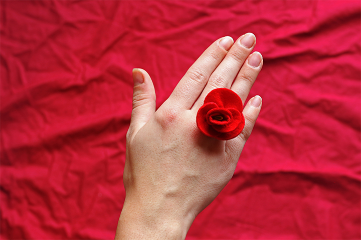 Flower rings, Felt crafts ideas for kids