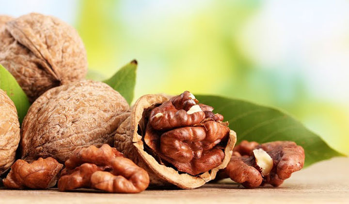 Nuts and seeds to boost kids brain