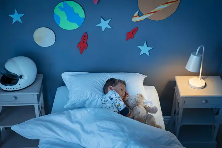 Avoid distractions during bedtime