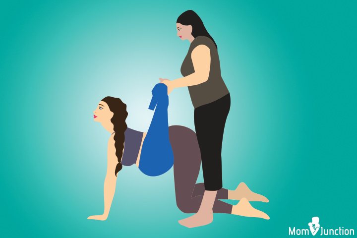 Best positions during labor with the use of rebozo.