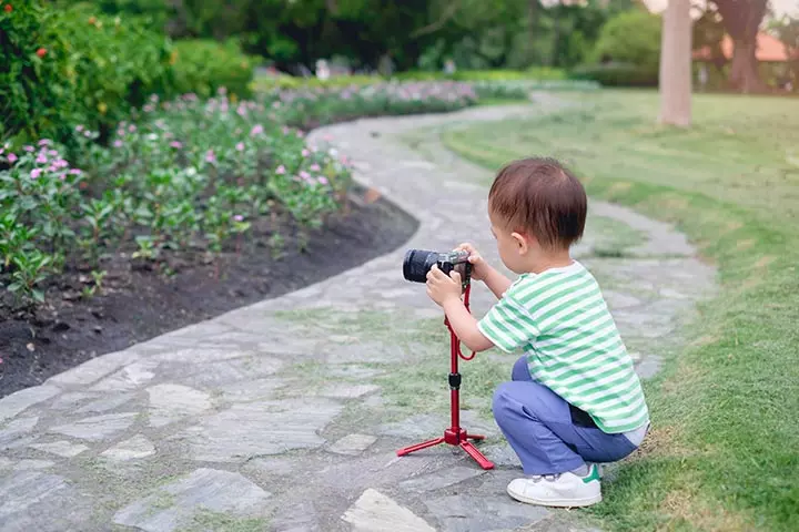 Alphabet through photos, educational activity for kids