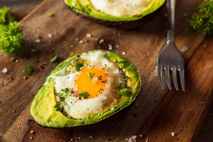 Baked eggs in avocado