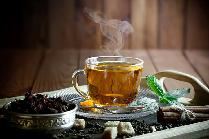 Drink herbal tea to treat deyhration in pregnancy