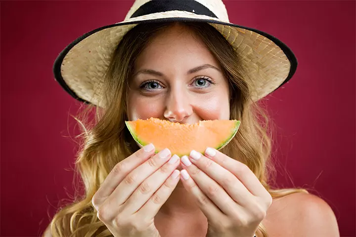 Eating muskmelon in pregnancy aids in digestion