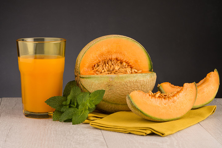 Drink muskmelon juice in moderation to replenish vitamin C in the body