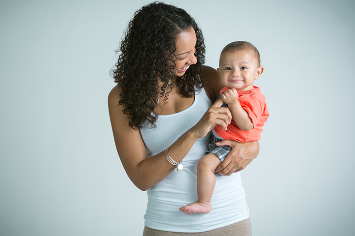 How to hold a baby in hip hold position