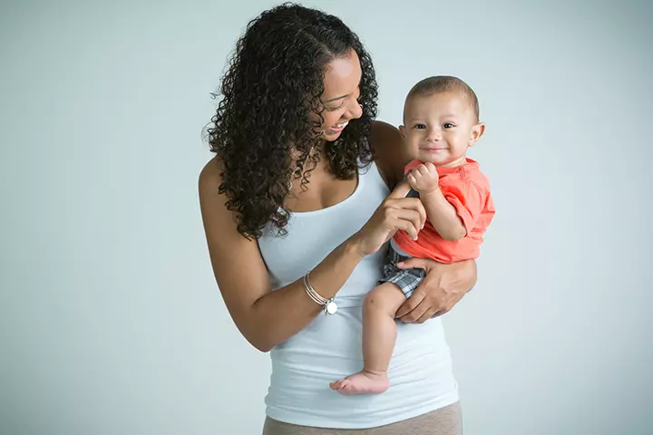 How to hold a baby in hip hold position