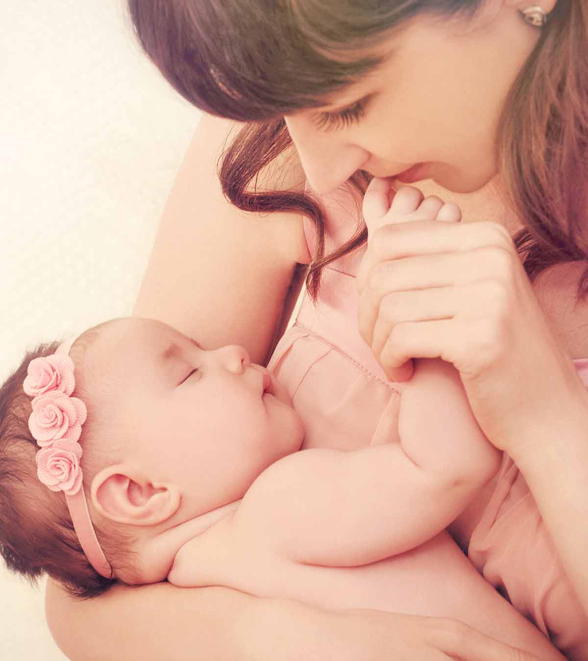 如何To Hold A Baby: 8 Safe Positions With Pictures