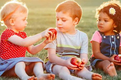 10 Interesting Apple Facts For Kids & Its Health Benefits