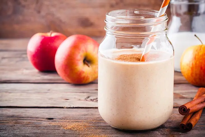 Apple and chia seeds smoothie for kids