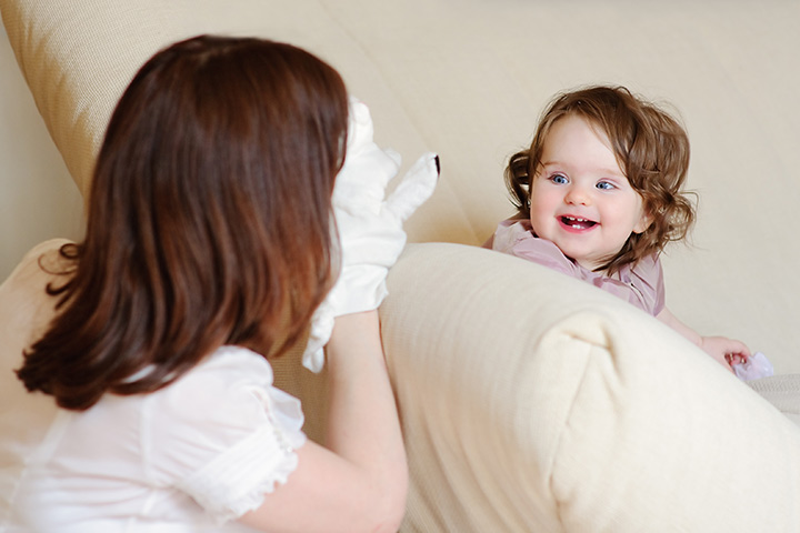 Hand Puppet Fun Activity For 5-Month-Olds