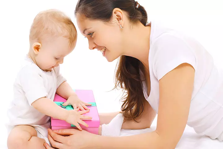 The noisy box guessing activity for 6-month-old baby