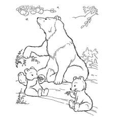 Polar bear with babies coloring page