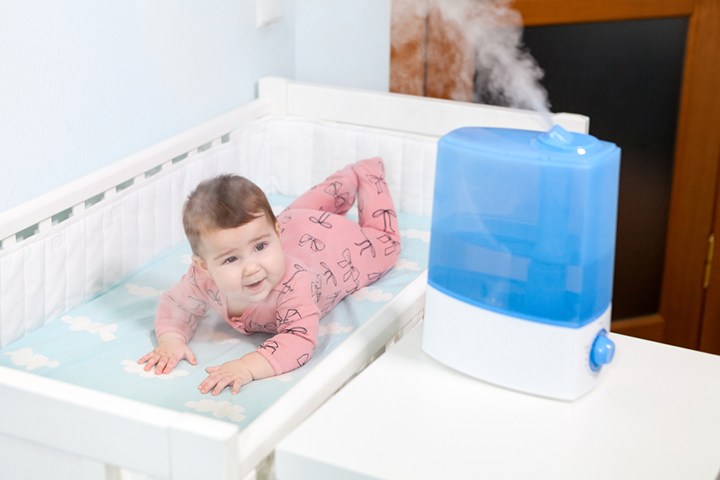 A cold air humidifier prevents stuffiness in babies