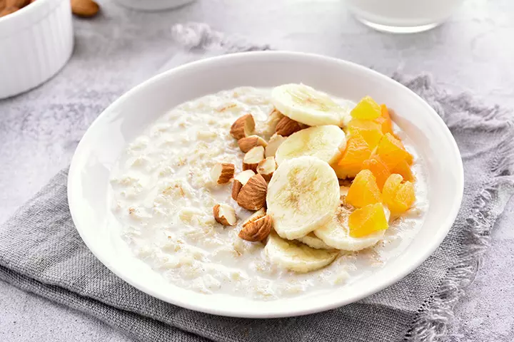 Banana and apricot porridge is a healthy breakfast for babies