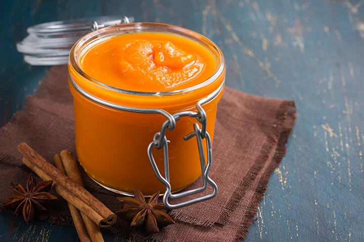 Puree of carrots and oranges for babies