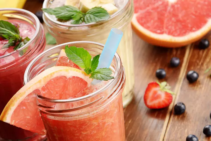 Grapefruit and strawberry smoothie for infants