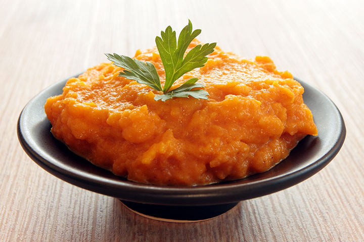 Lentil, carrot and pumpkin mash as breakfast foods for babies