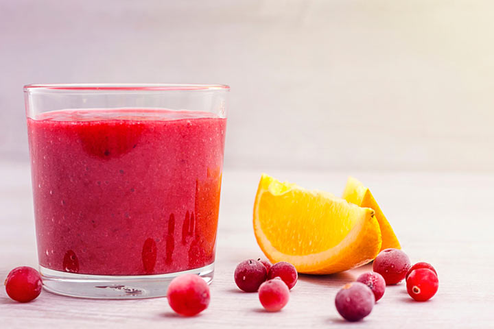Smoothie with cranberries and oranges for babies