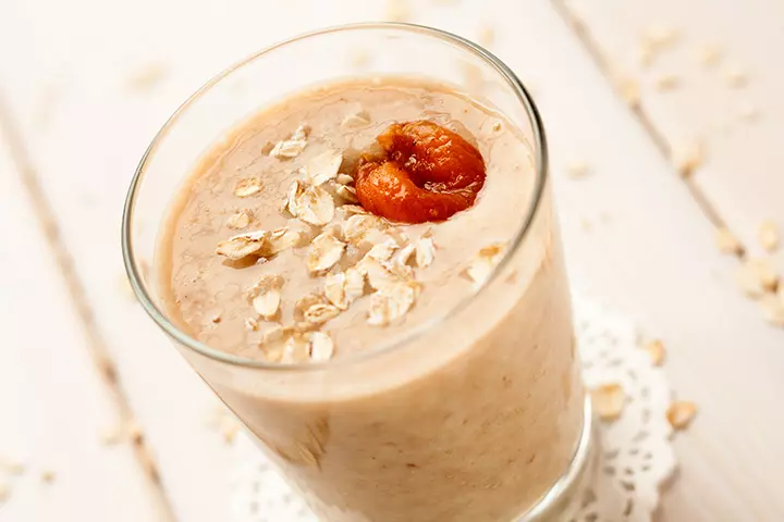 Homemade oatmeal and date smoothie oats recipe for babies