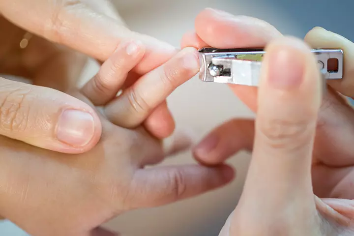 Cut your baby’s fingernails to avoid self-scratching 