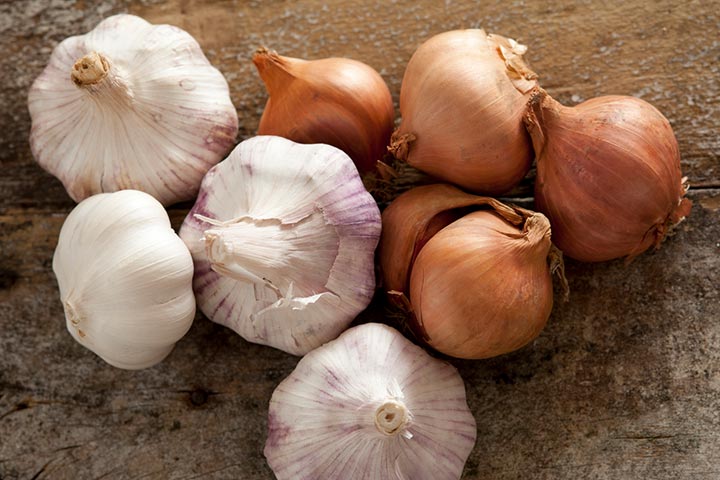 Garlic and onions may help to relieve symptoms of bronchitis.