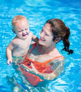 Is It Safe For A Breastfeeding Mom To Swim?