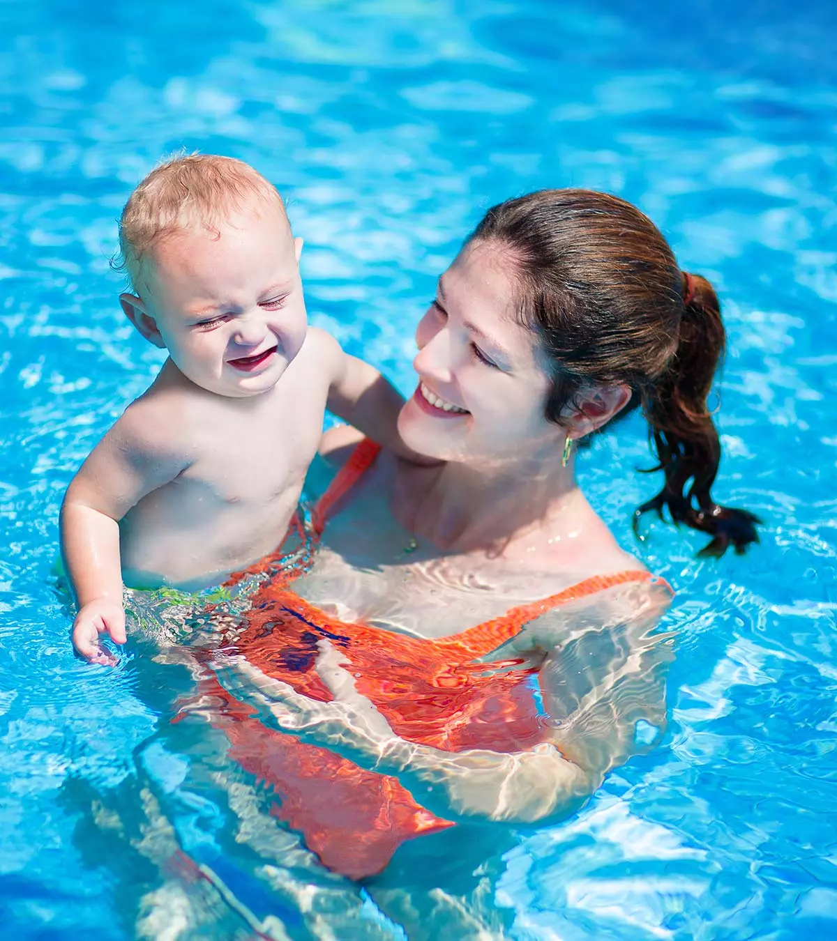 Is-It-Safe-For-A-Breastfeeding-Mom-To-Swim1