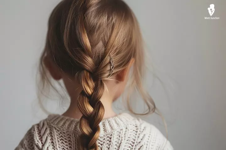 Side-Parting with bow and hairband, toddler girl haircut