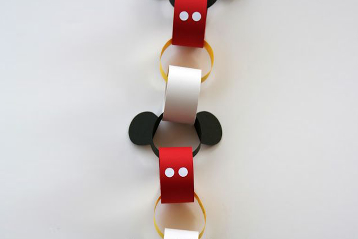 Paper chain Mickey Mouse crafts for kids