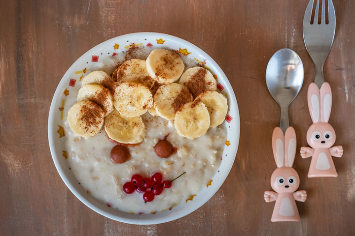 Oats are rich in fiber and keep your toddler's tummy full for longer.