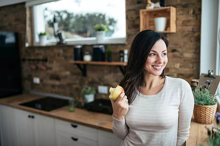 Regular intake of apples during pregnancy builds resistance and wards off infections