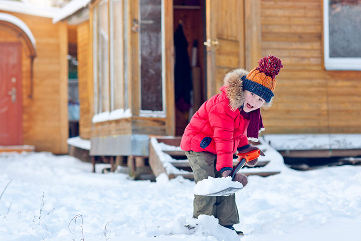 Snowy treasure hunt winter game for kids