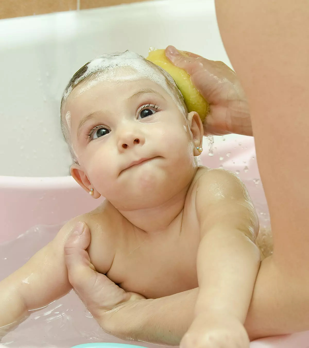 newborn sponge bath