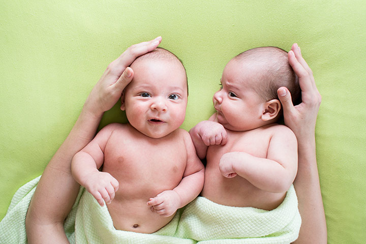 Rüyada İkiz Erkek Bebek Doğurduğunu Görmek Sevinmek